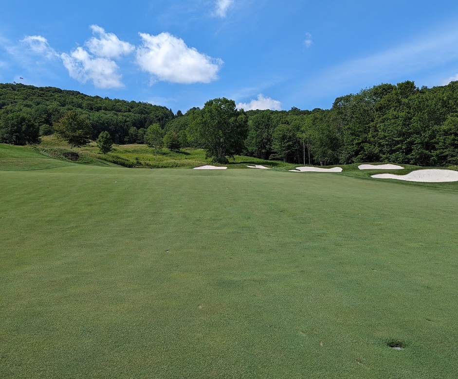 The sixth hole at Diamond Creek Golf Club