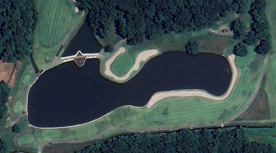 An overhead view of the fifteenth and sixteenth hole at Sultan's Run Golf Club
