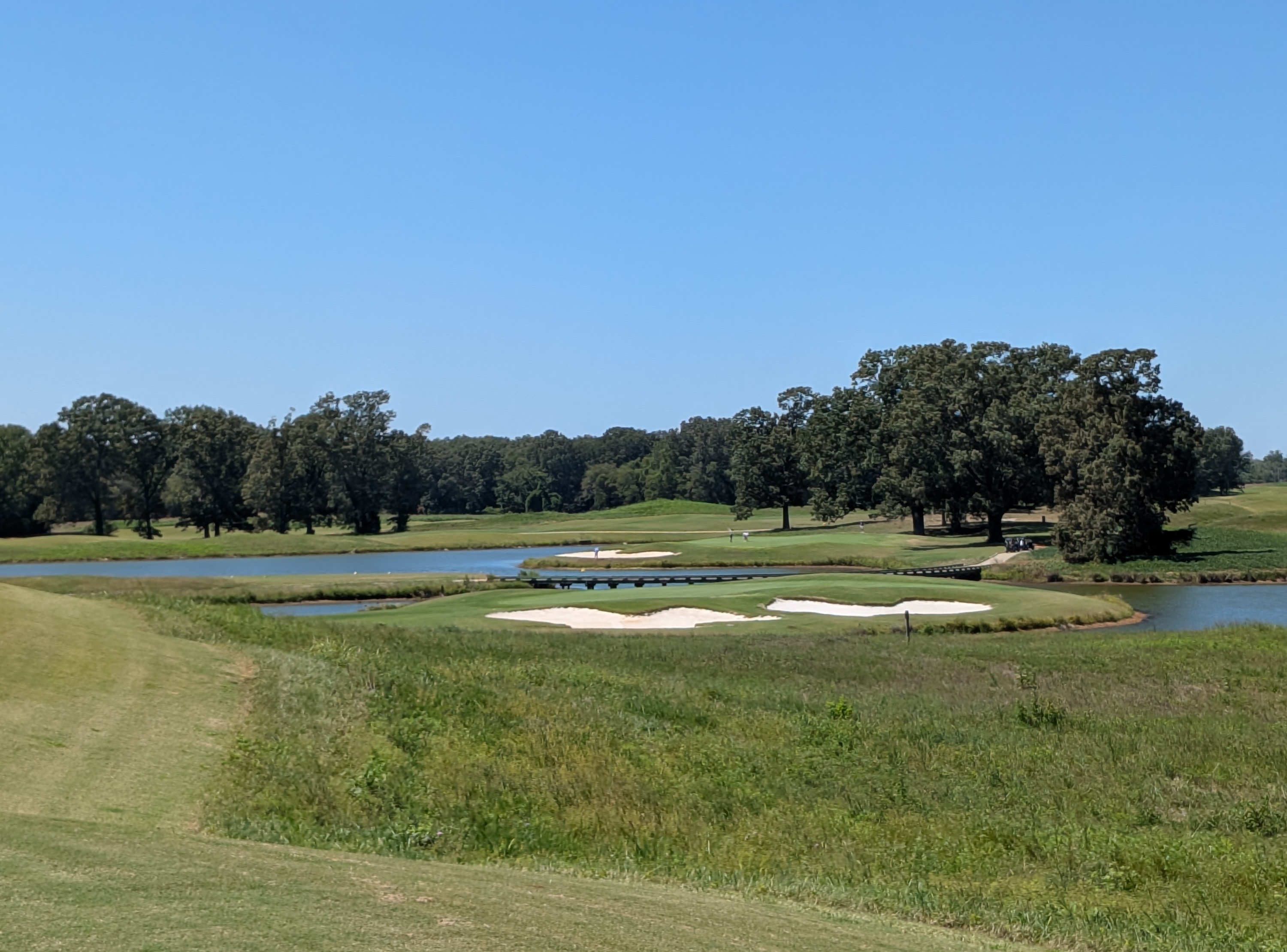 The fifth hole at the fourth hole at The Shoals' Fighting Joe